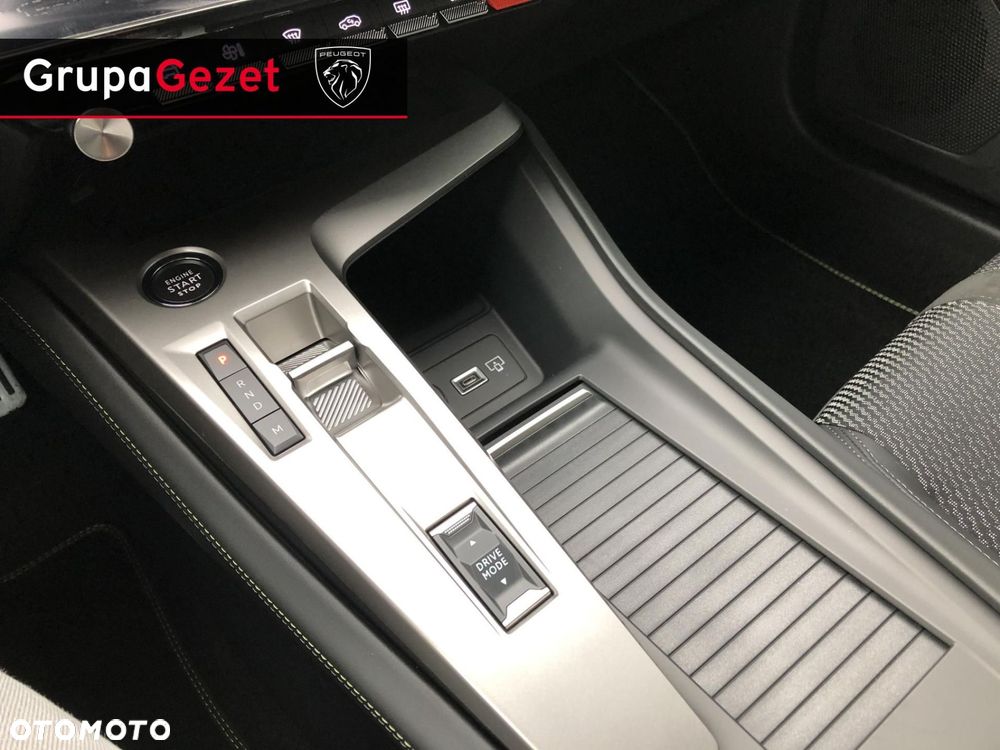 Peugeot 408 - 16
