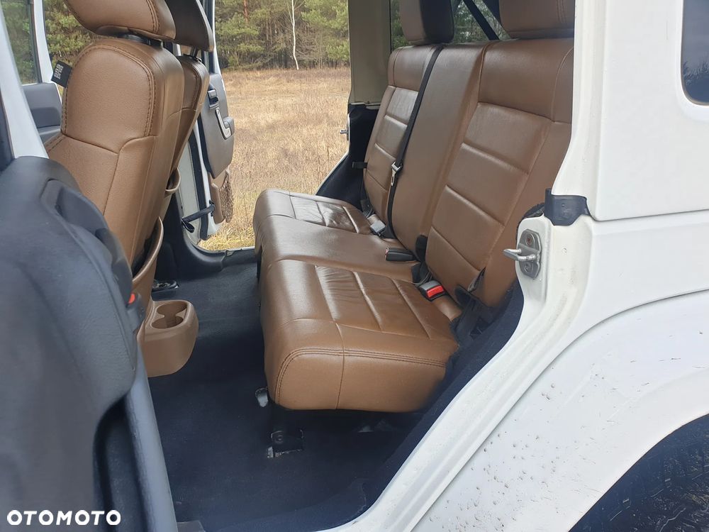 Jeep Wrangler Unlimited 3.8 Automatik Sahara - 13