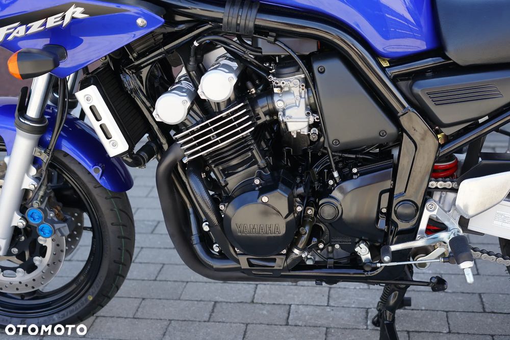 Yamaha FZS - 30
