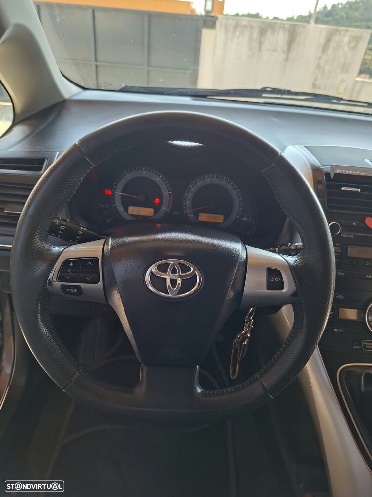 Toyota Auris - 5