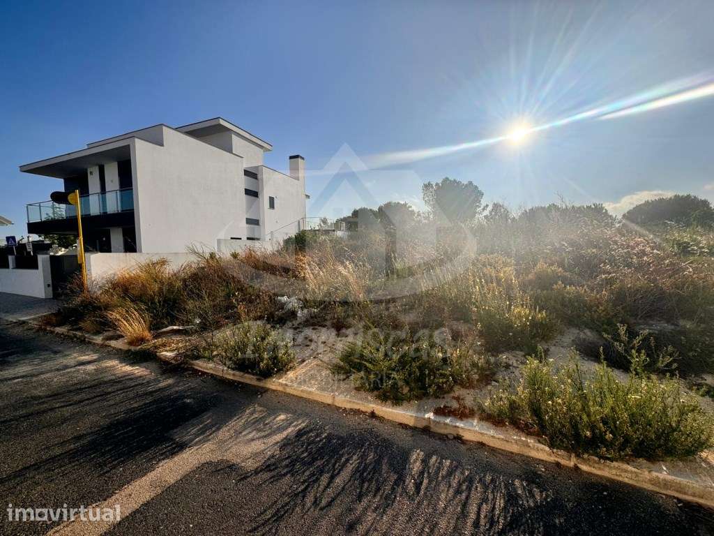 Terreno urbano com 280m2 - Bairro das Maroitas - Sta Iria de Azóia - Grande imagem: 3/3