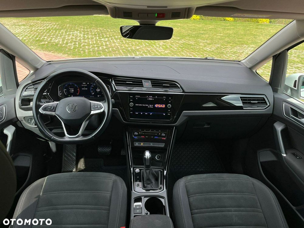 Volkswagen Touran - 34