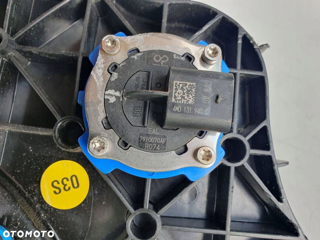Audi A8 D5 8W0 Zbiornik płynu Adblue - 9