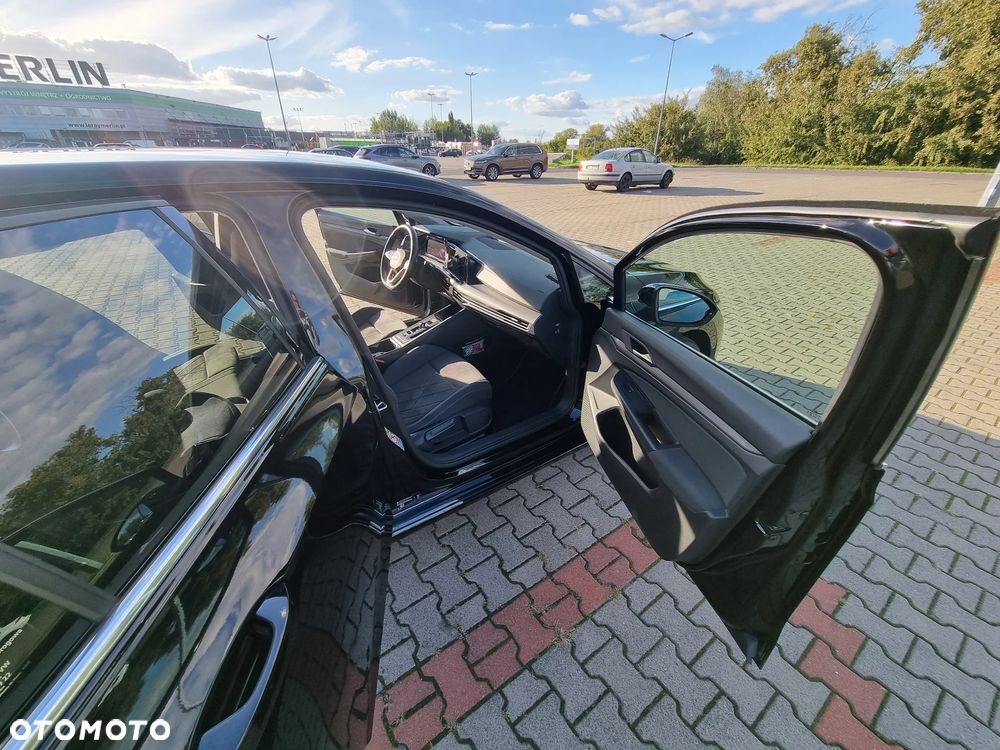 Volkswagen Golf VIII 1.5 eTSI EVO Style DSG - 9
