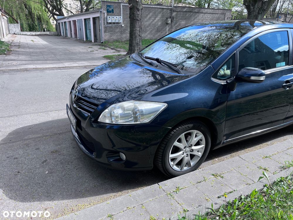 Toyota Auris 1.6 Premium - 2