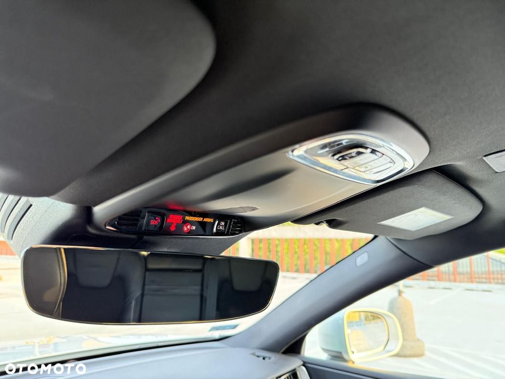 Volvo XC 60 D4 R-Design - 19