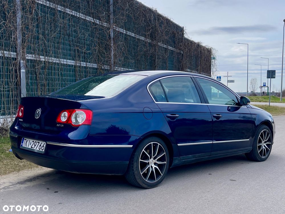 Volkswagen Passat 2.0 TDI Comfortline - 4