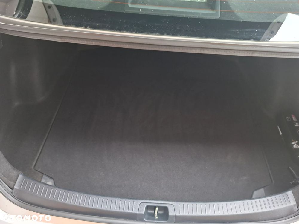 Toyota Corolla 1.6 Comfort - 18