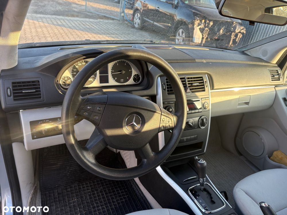 Mercedes-Benz Klasa B 180 CDI Autotronic - 13