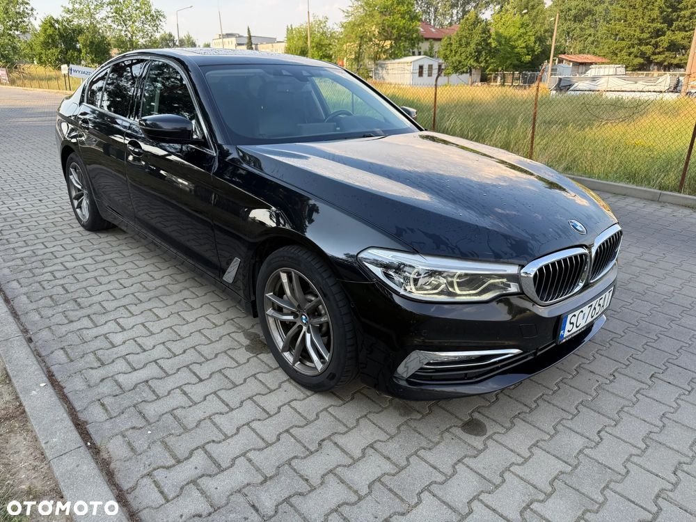 BMW Seria 5 530d xDrive Sport-Aut Luxury Line - 7