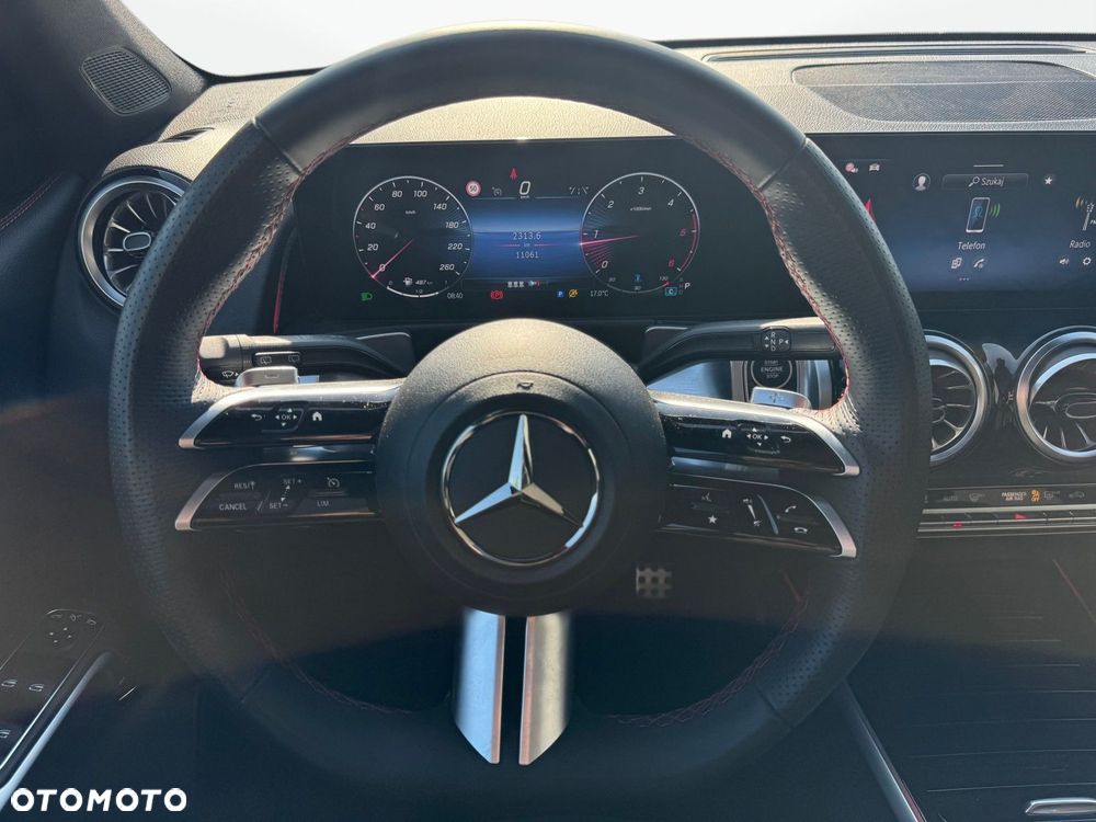 Mercedes-Benz GLB 200 d AMG Line 8G-DCT - 15