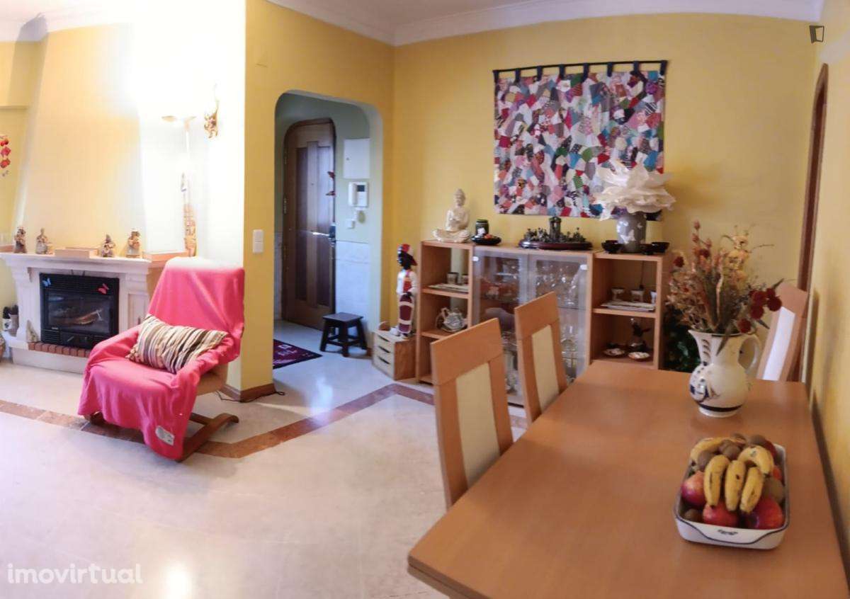 Quarto - localizado em Lisbon - Grande imagem: 5/13