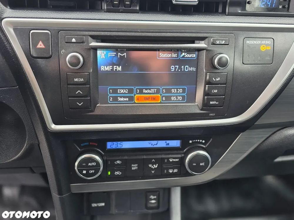 Toyota Auris 2.0 D-4D Prestige - 30