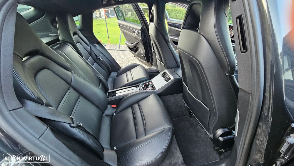 Porsche Panamera 4 S - 30