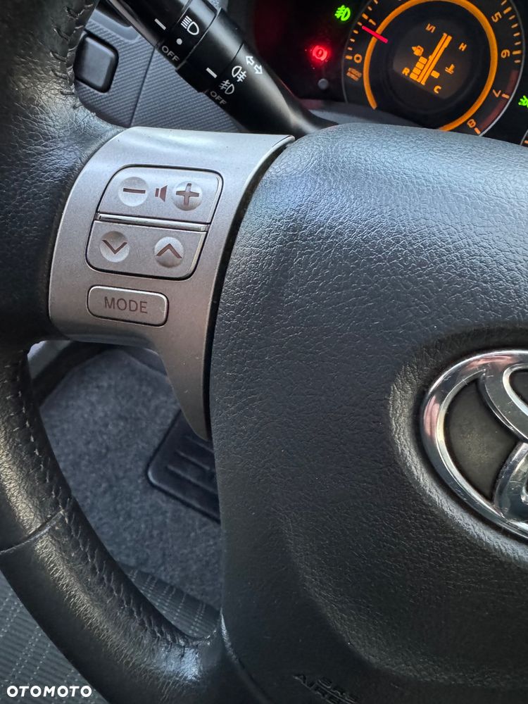 Toyota Auris 1.33 VVT-i Terra - 24