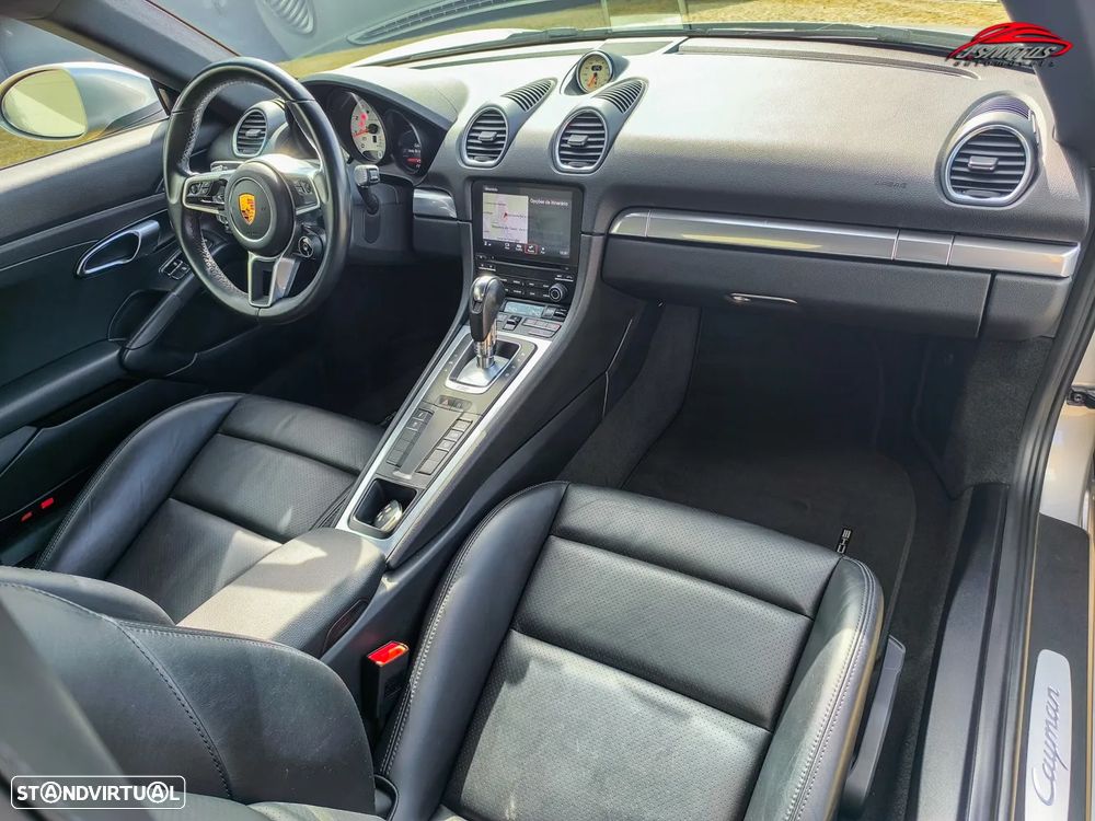 Porsche 718 Cayman - 19