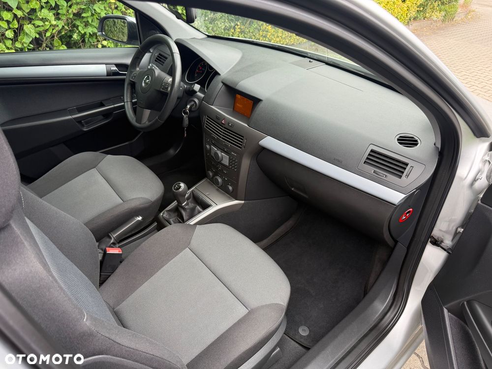 Opel Astra 1.6 Cosmo - 39