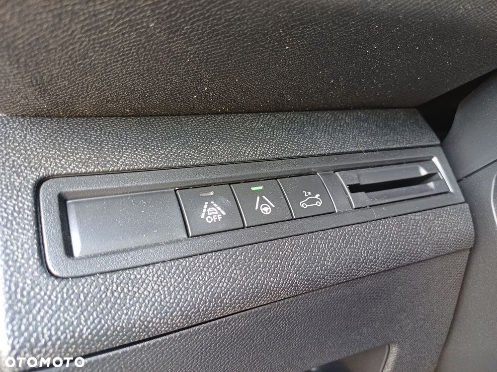 Peugeot 5008 1.2 PureTech mHEV GT S&S e-DCS6 - 27