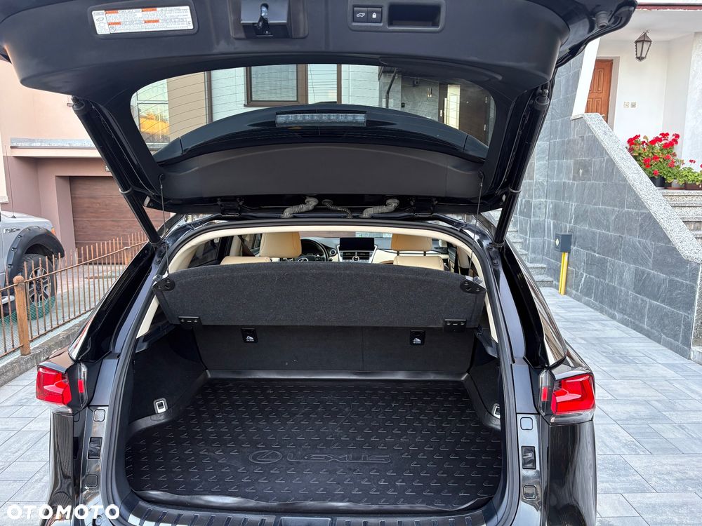 Lexus NX 300h Comfort AWD - 10
