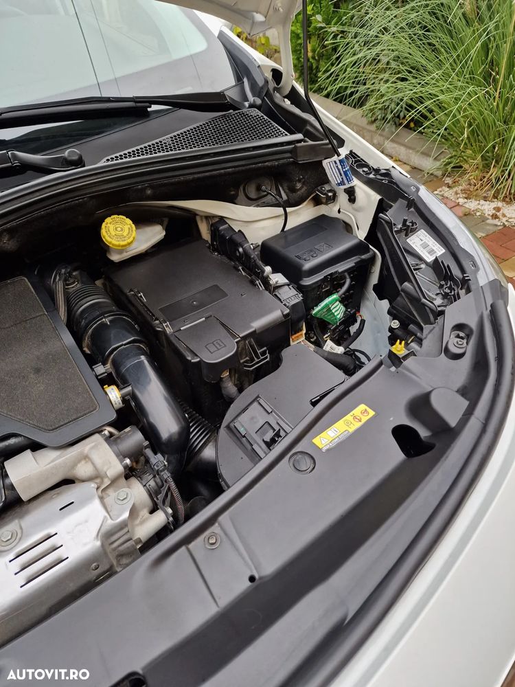 Peugeot 2008 1.2 PureTech Turbo EAT6 S&S Active - 12