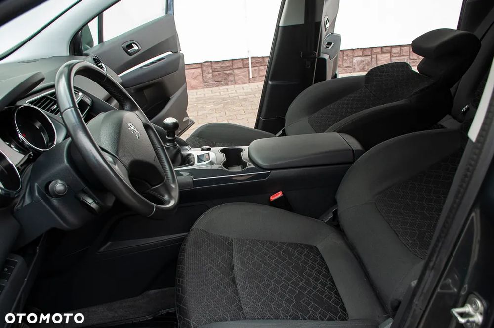 Peugeot 3008 PureTech 130 Style - 26