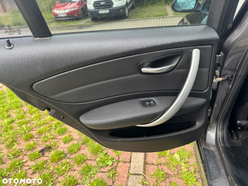 BMW Seria 1 120d - 15