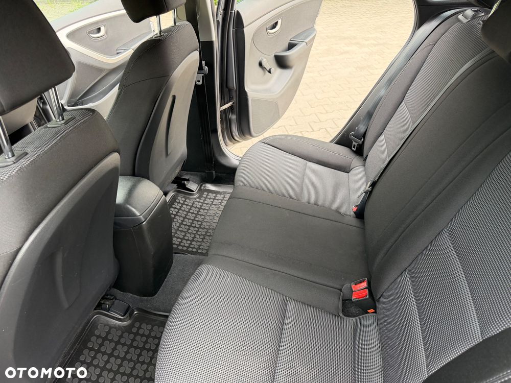 Hyundai i30 1.4 Classic + - 14