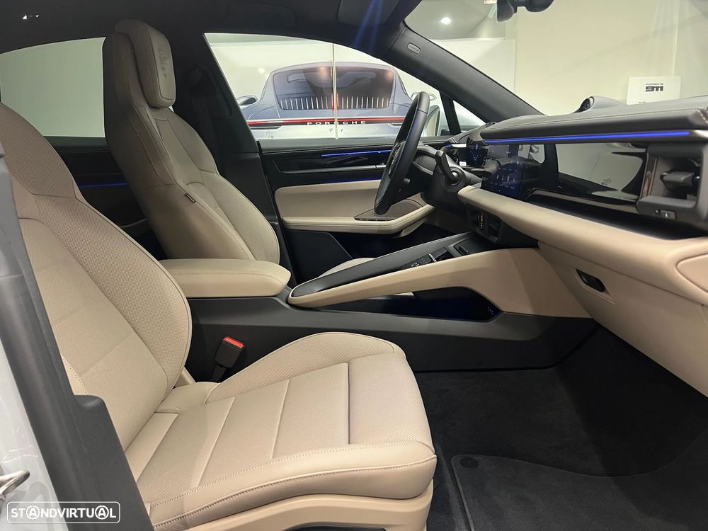 Porsche Macan Electric 4 - 31