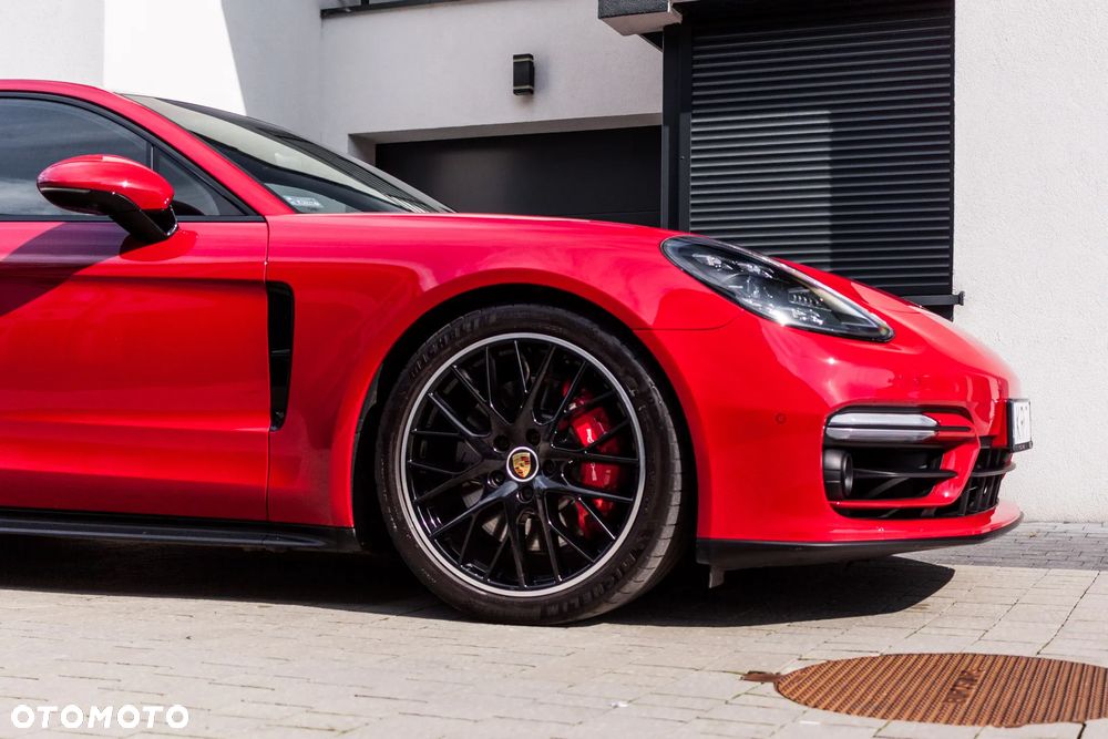 Porsche Panamera GTS - 4