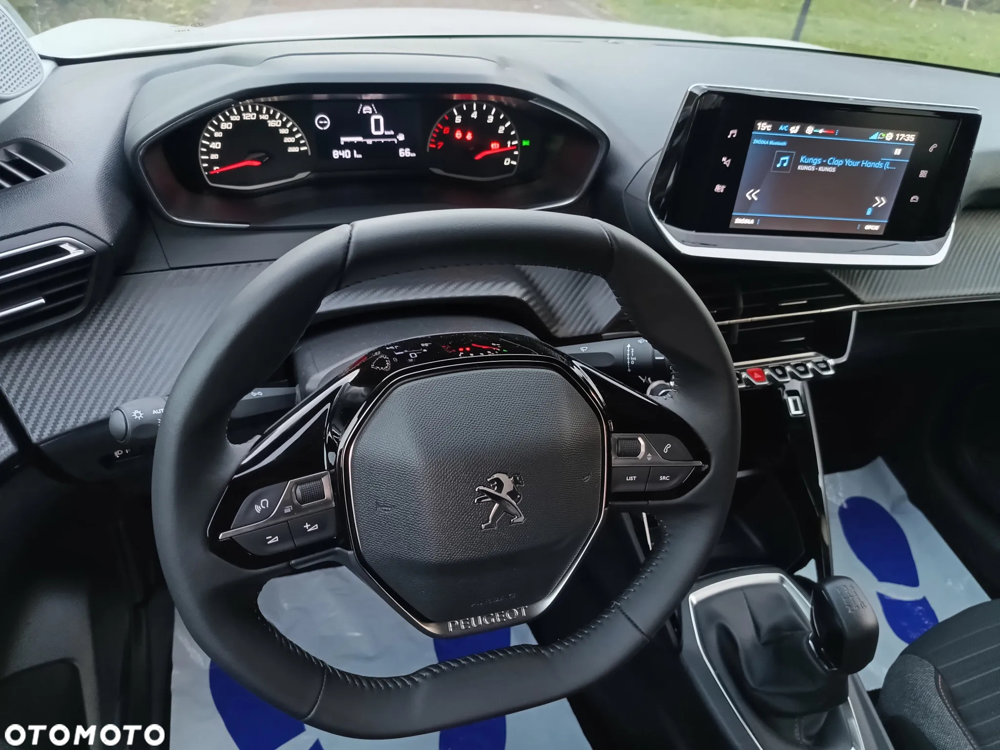 Peugeot 208 - 11