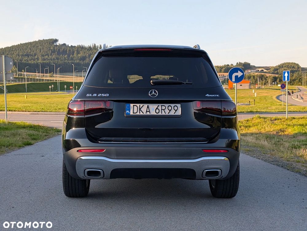 Mercedes-Benz GLB 250 4Matic 8G-DCT Style - 7