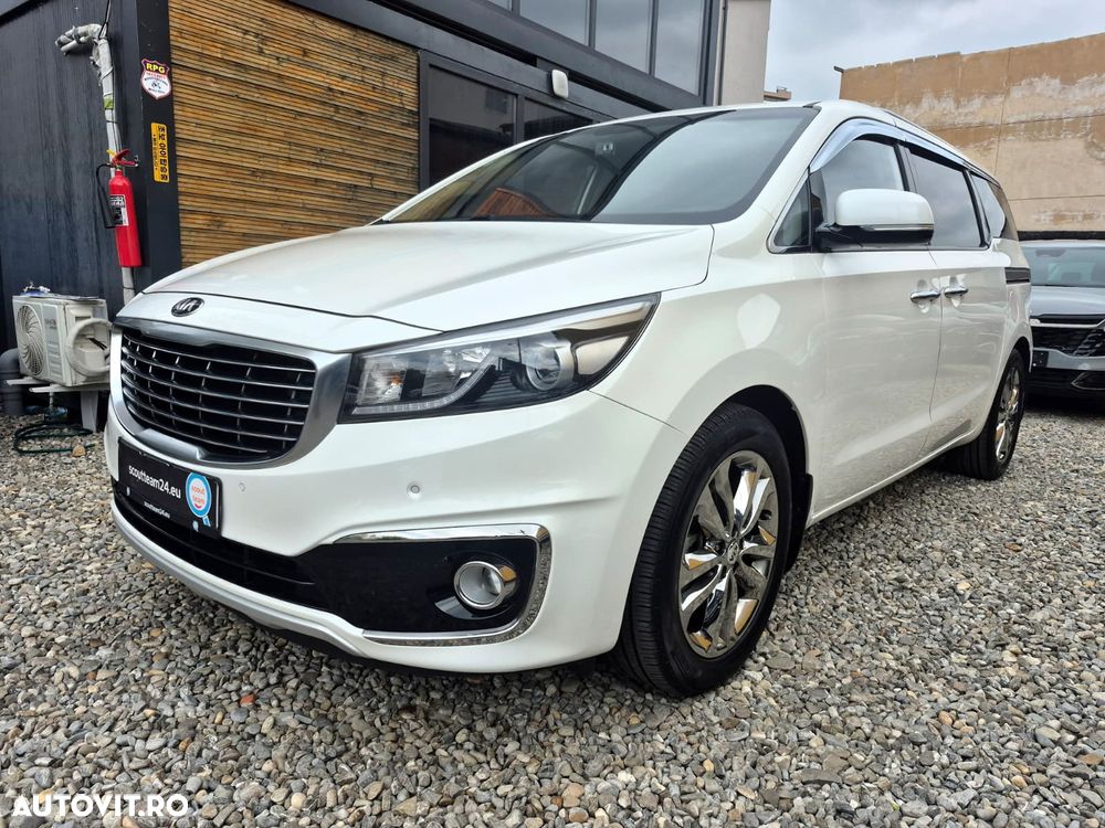 Kia Carnival - 2