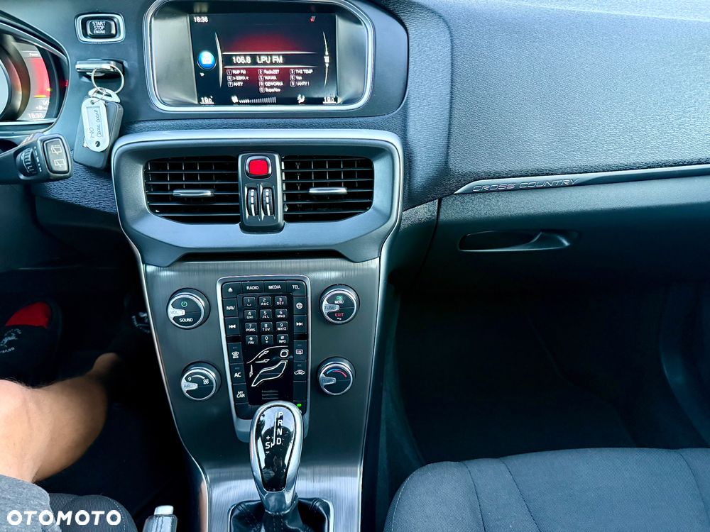 Volvo V40 Cross Country D2 Summum - 11