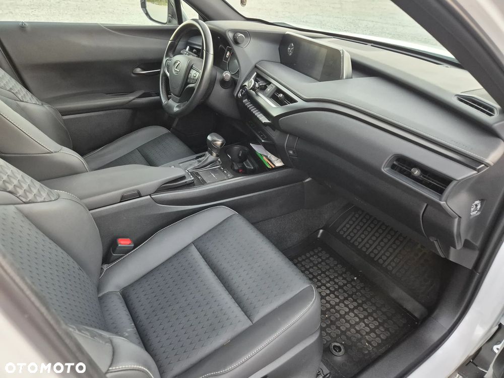 Lexus UX 250h Prestige 2WD - 12