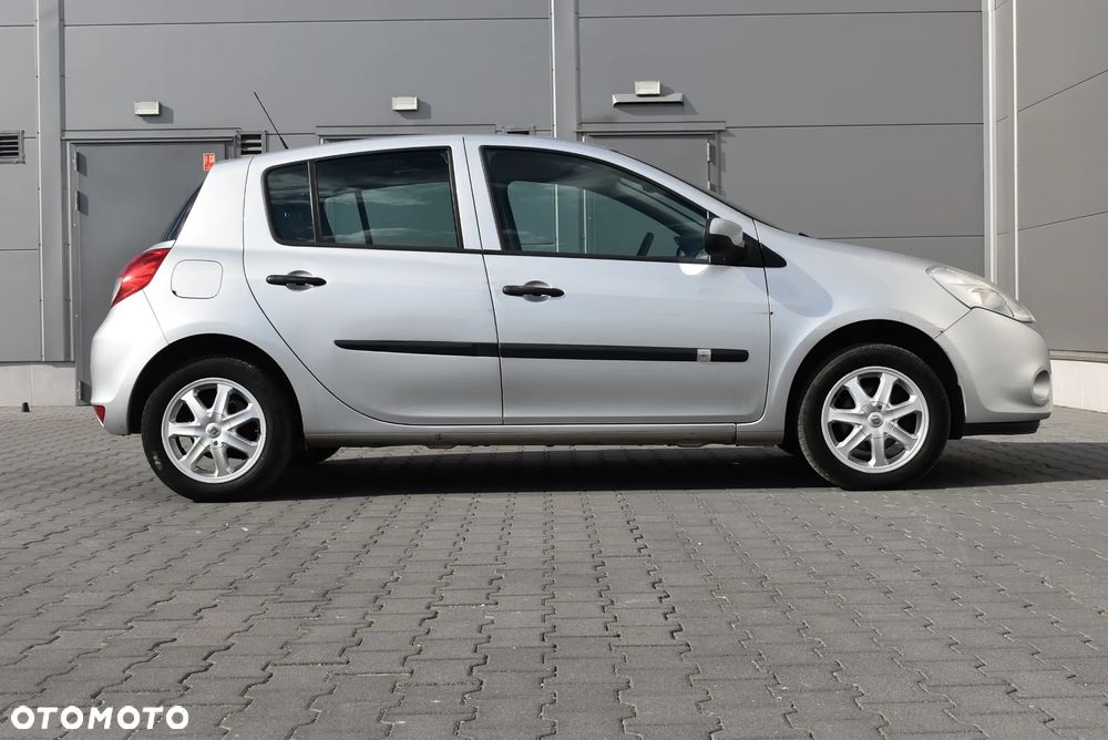Renault Clio - 16