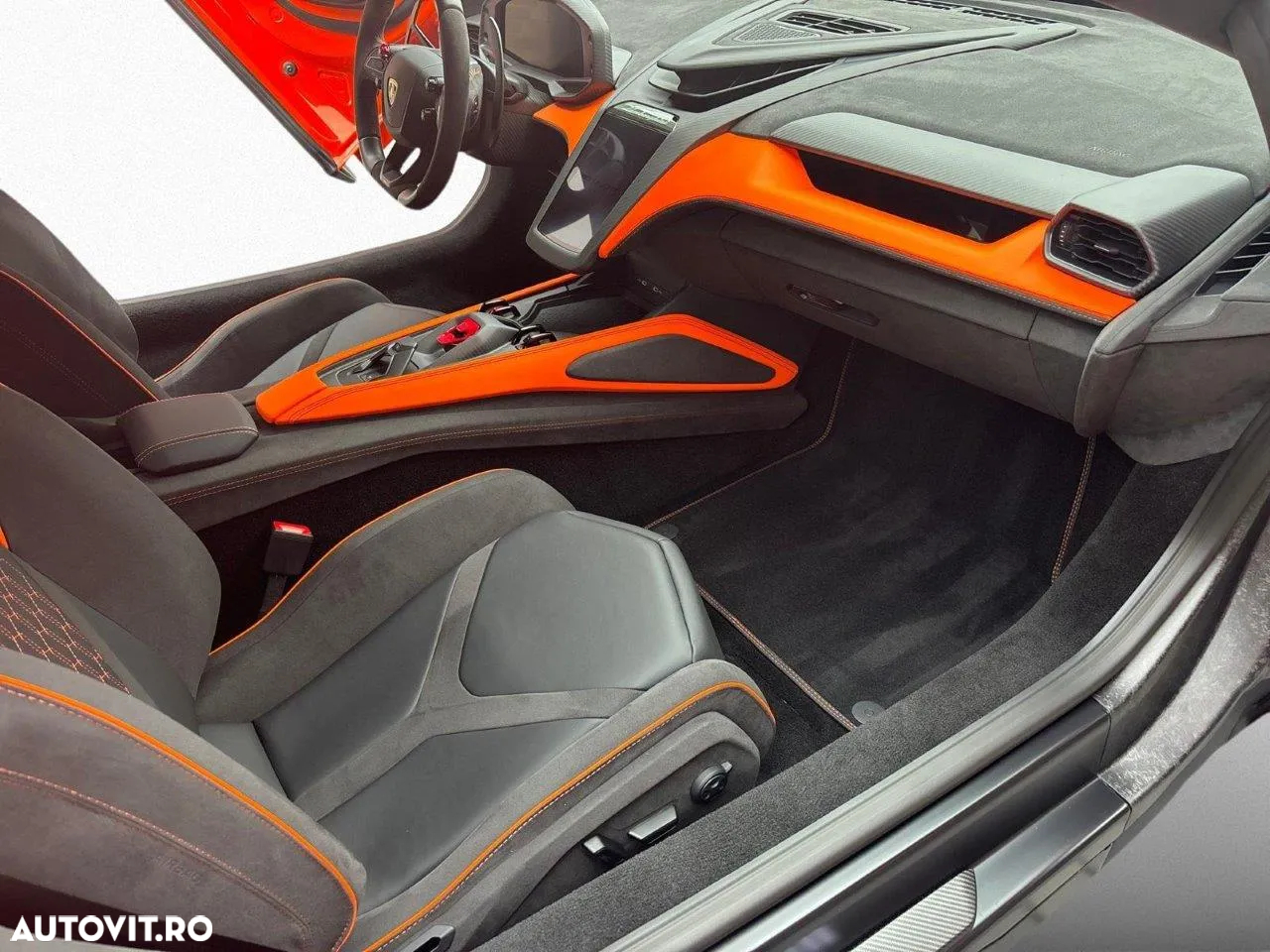 Lamborghini Revuelto - 13