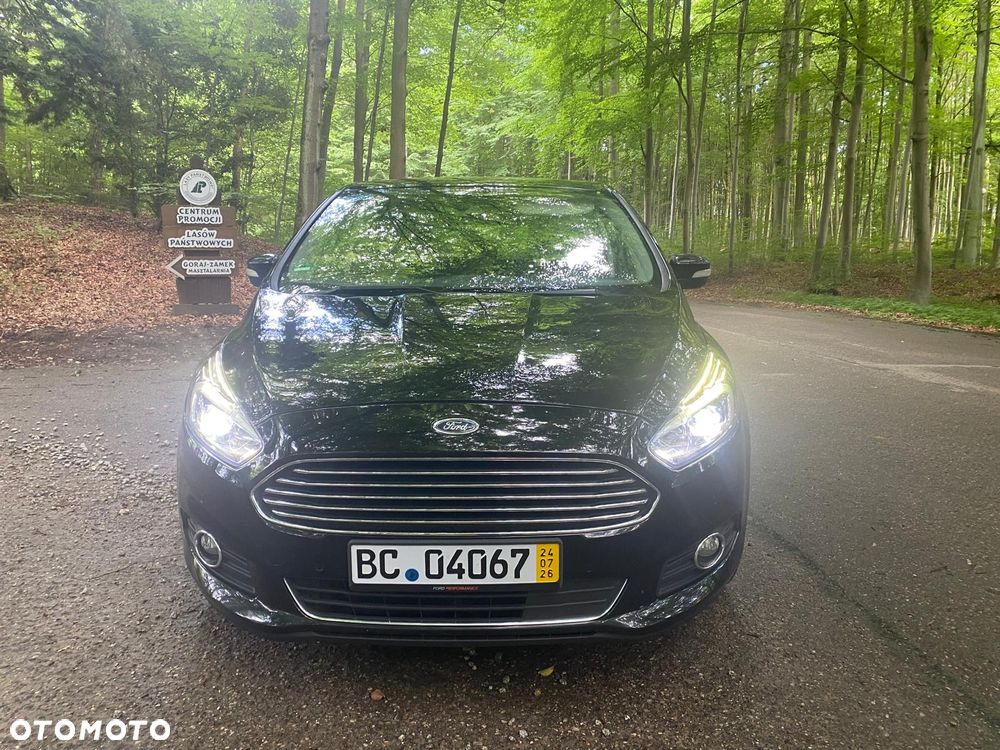 Ford S-Max - 17