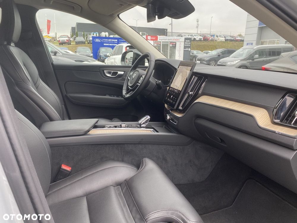 Volvo Xc60 2025 photo 5