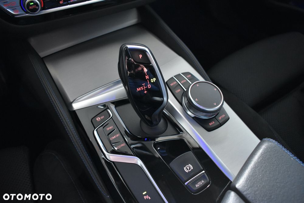 BMW Seria 5 520d M Sport sport - 37