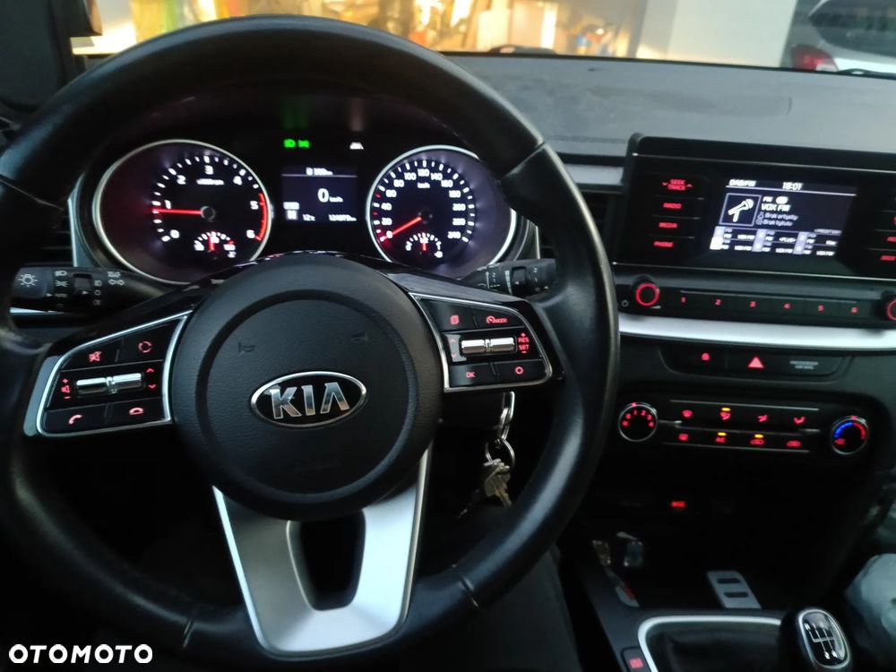 Kia Ceed - 6
