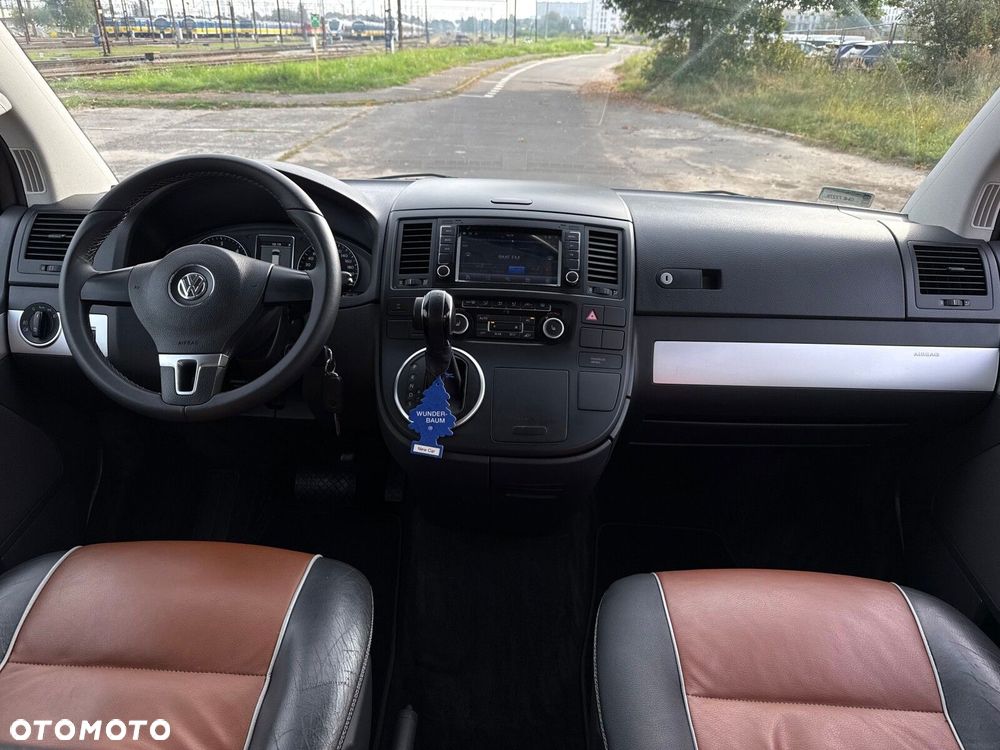 Volkswagen Multivan - 10