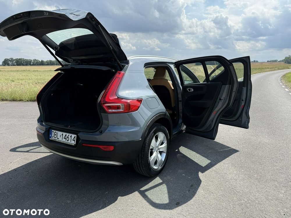 Volvo XC 40 D4 AWD Momentum Pro - 32