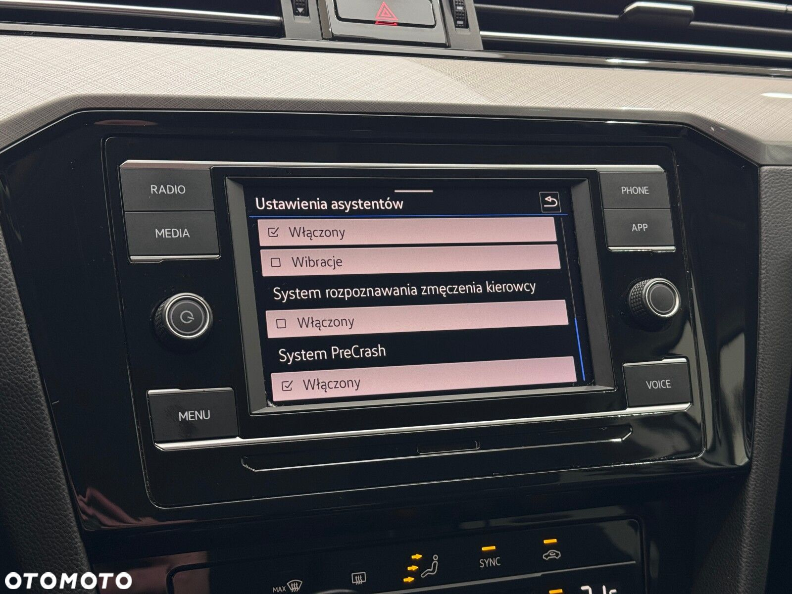 Volkswagen Passat 1.5 TSI EVO Business - 37