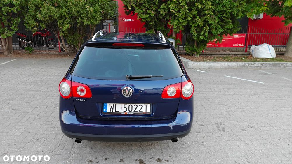 Volkswagen Passat - 4
