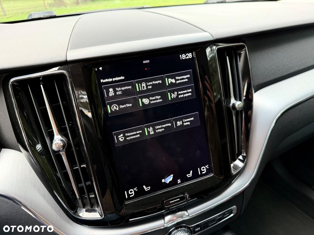 Volvo XC 60 D4 Momentum - 38