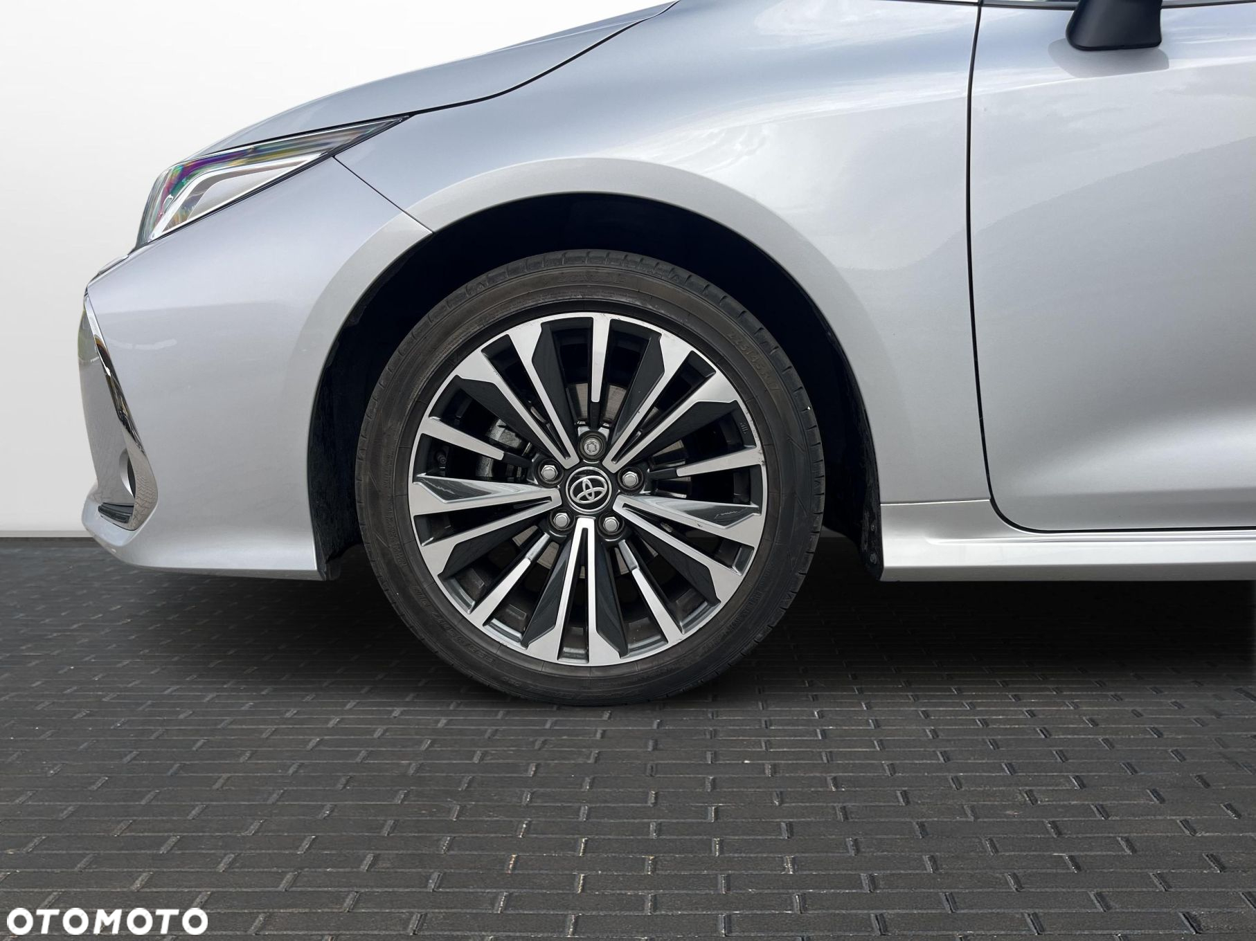 Toyota Corolla 1.8 Hybrid Style - 19