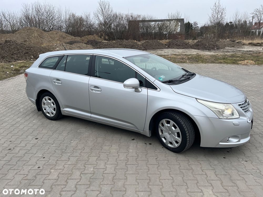 Toyota Avensis - 2