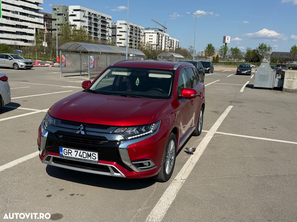 Mitsubishi Outlander PHEV 2.4 L 4X4 Instyle - 1