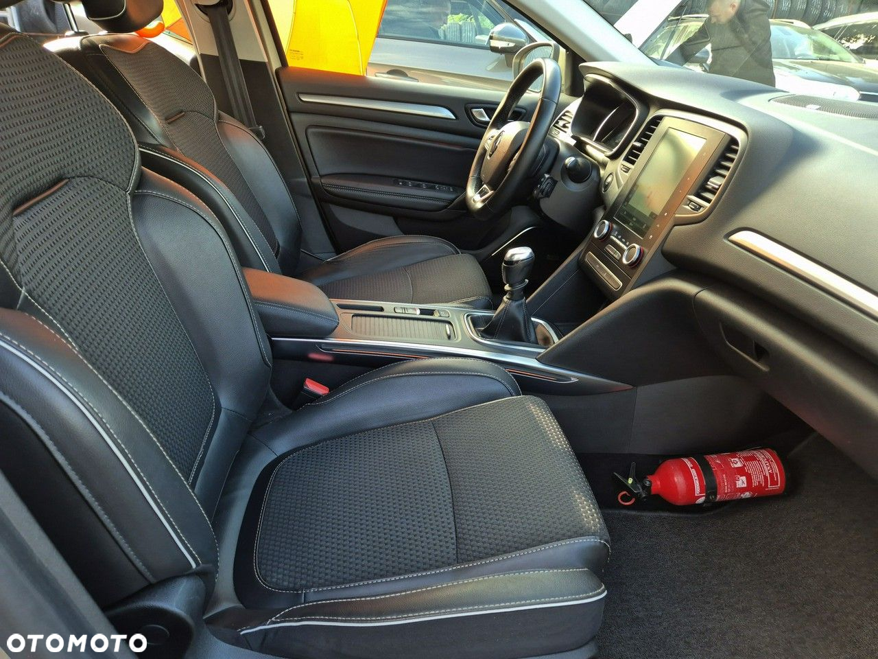 Renault Megane Grandtour ENERGY TCe 130 BOSE EDITION - 31