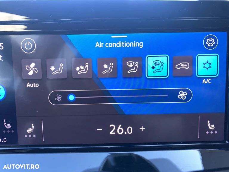 Volkswagen Golf 1.0 eTSI DSG MHEV Life - 24